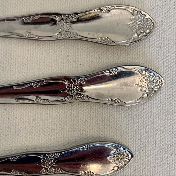 5 Wm A Rogers Stainless Oneida Ltd FENWAY DAYDREAM Spoons Forks Vintage Set Lot - Picture 3 of 6
